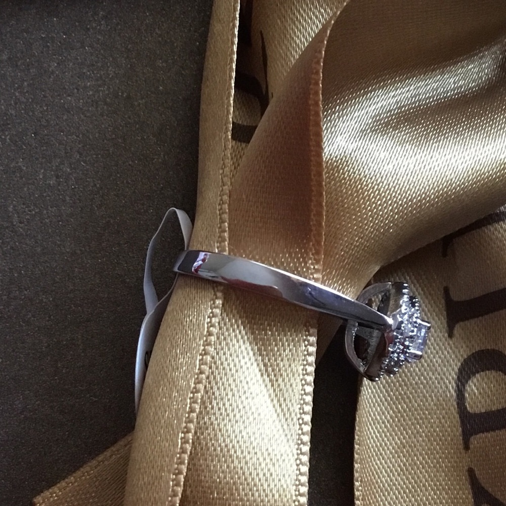Ring - Picture 2 of 3